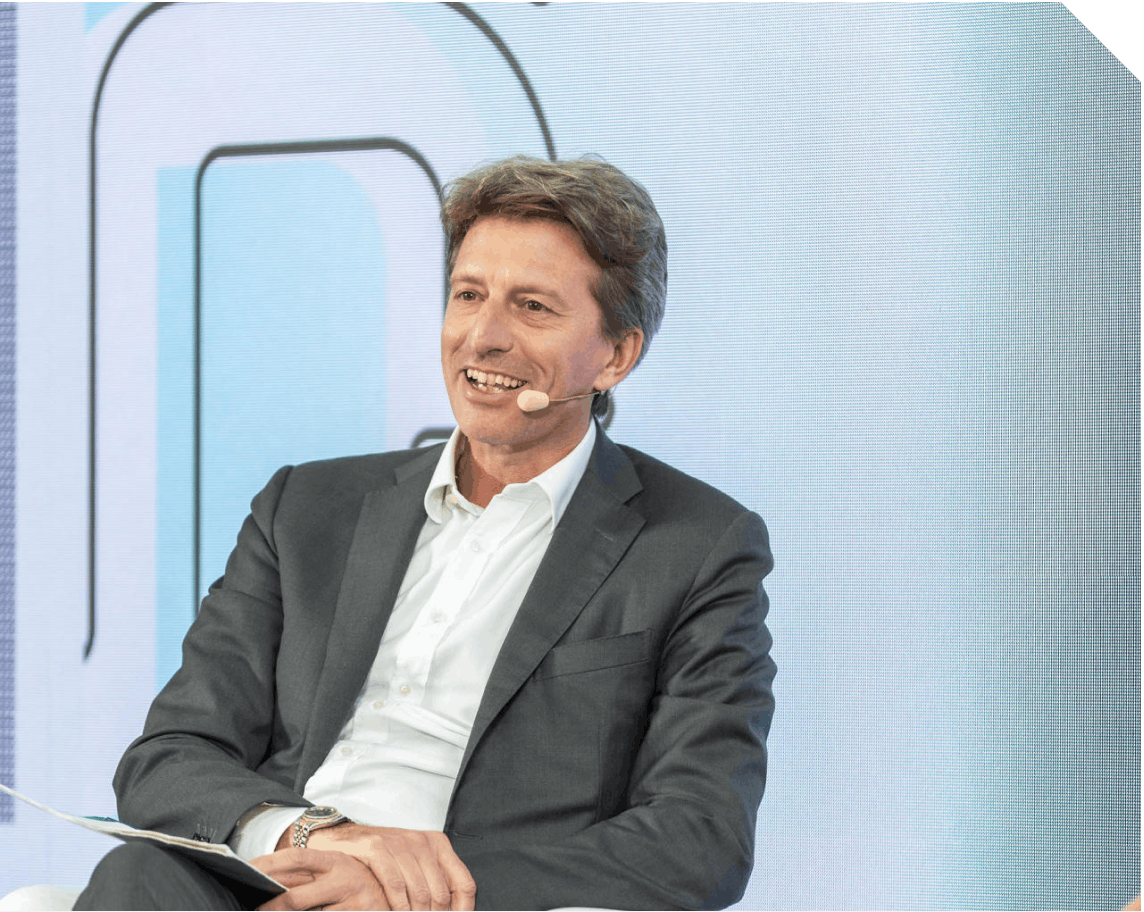 a picture of Claudio Farina